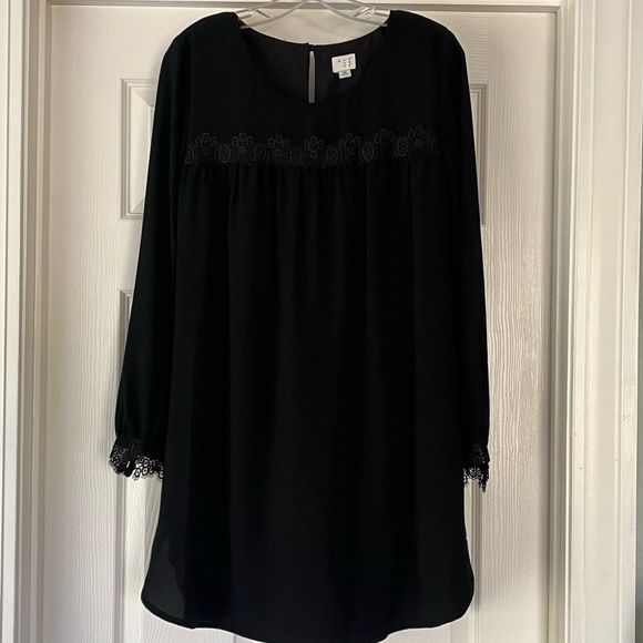 A New Day black crepe long-sleeve lace-trimmed dress, XS - Picture 1 of 6